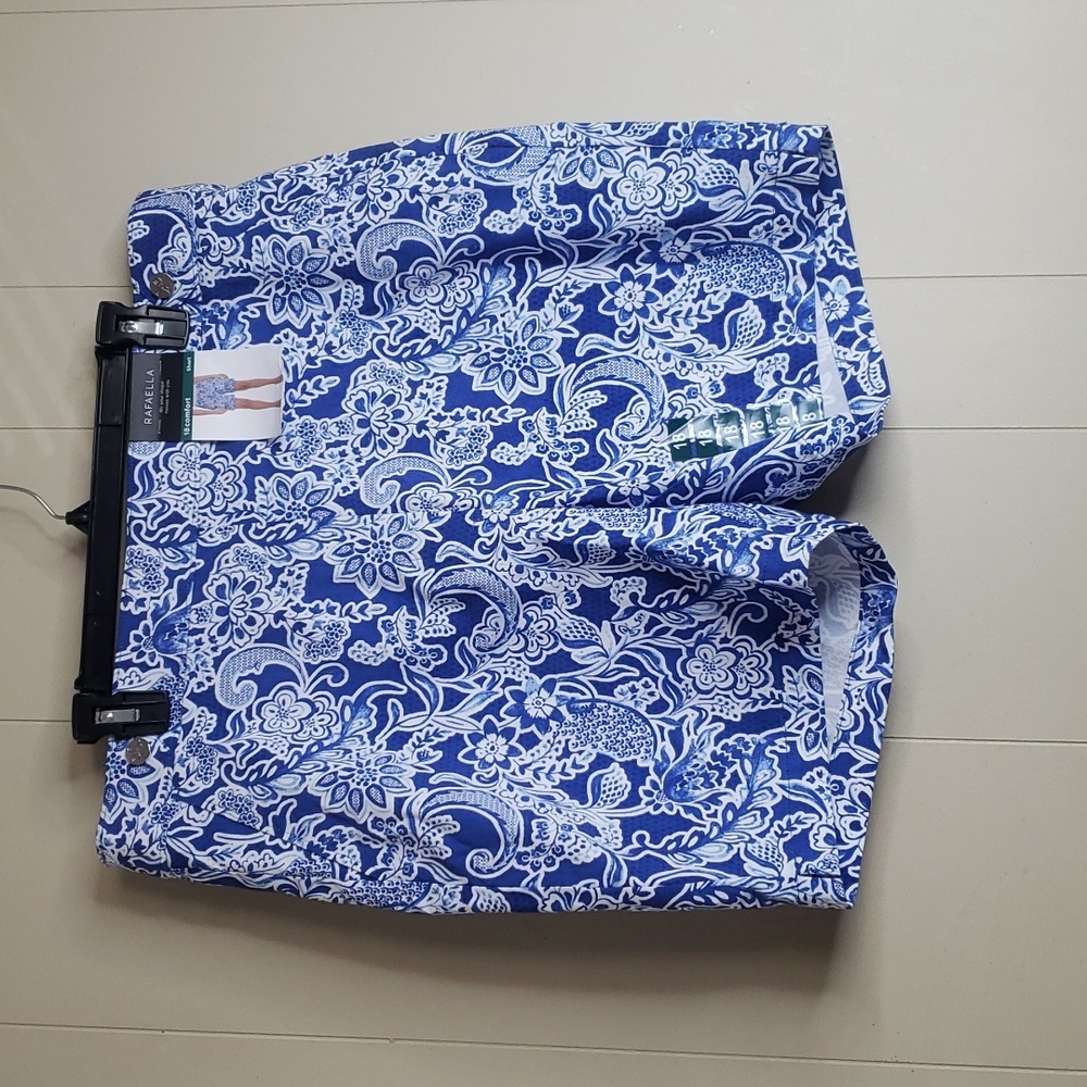 Raffaella Blue Paisley Shorts 18 comfort short - Picture 3 of 8